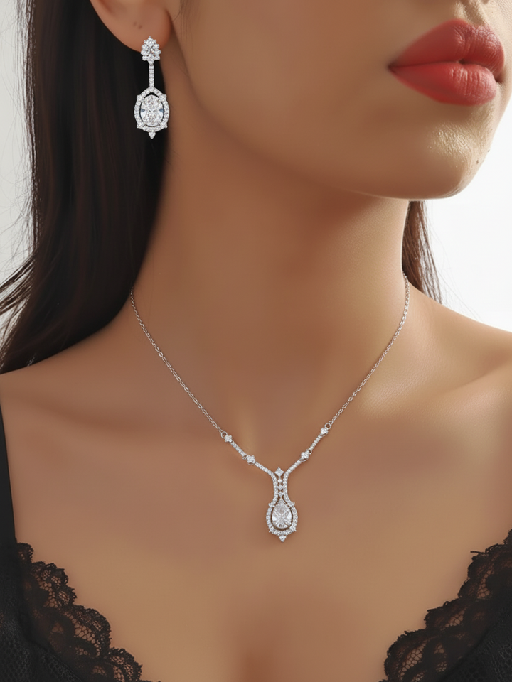 Vintage-Inspired Round  Necklace