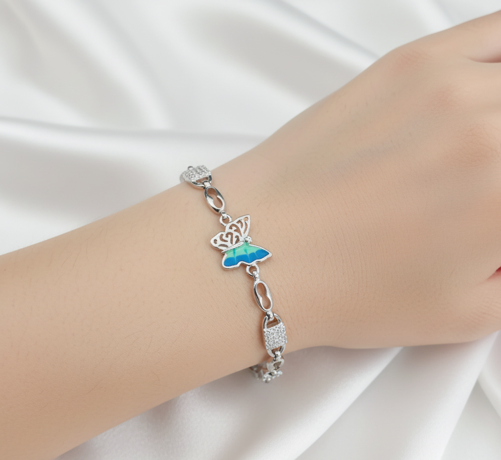 Elegant Women’s Silver Bracelet