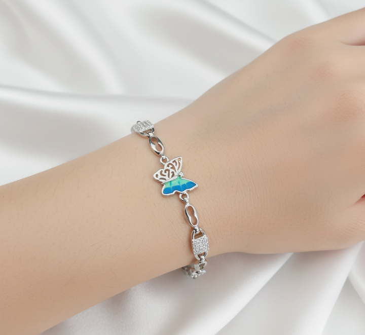 Elegant Women’s Silver Bracelet