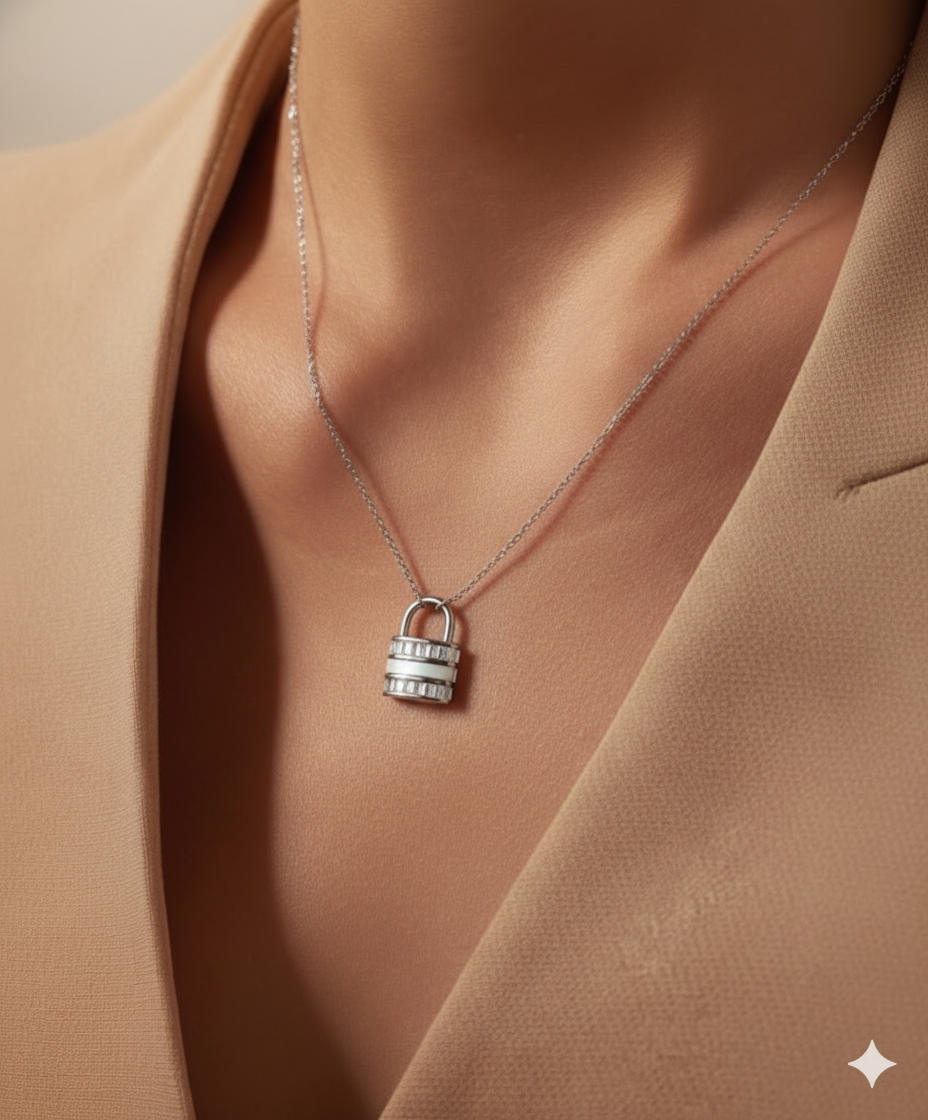 Trendy Silver Pendant with Chain