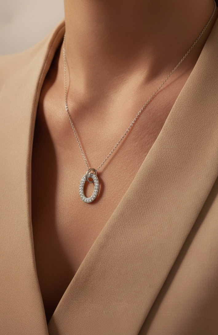Elegant Minimal Chain with Pendant