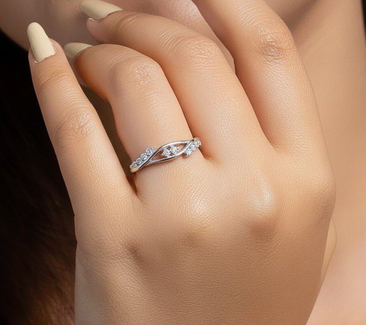 Zircon Studded Silver Ring