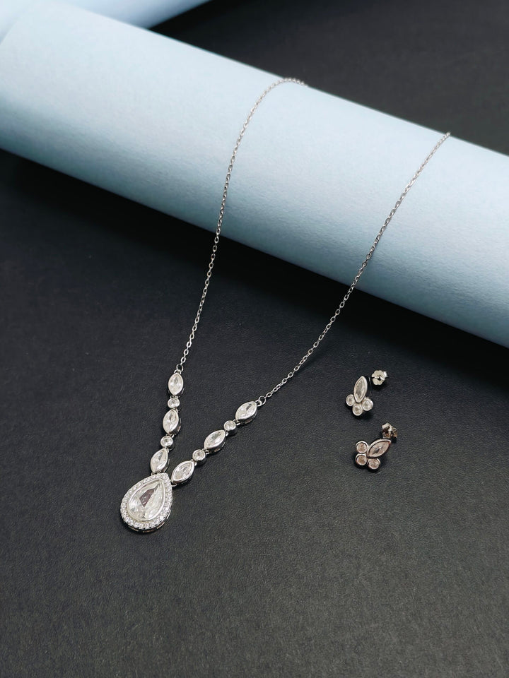 Pear Attach Oval Diamond Pendant Set
