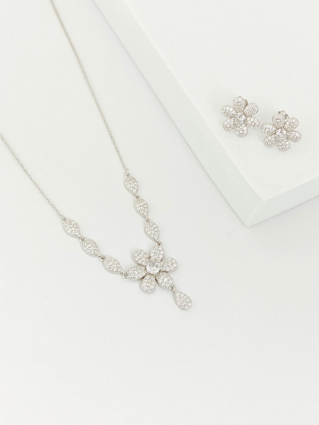 Teardrop With Floral Pendant Set
