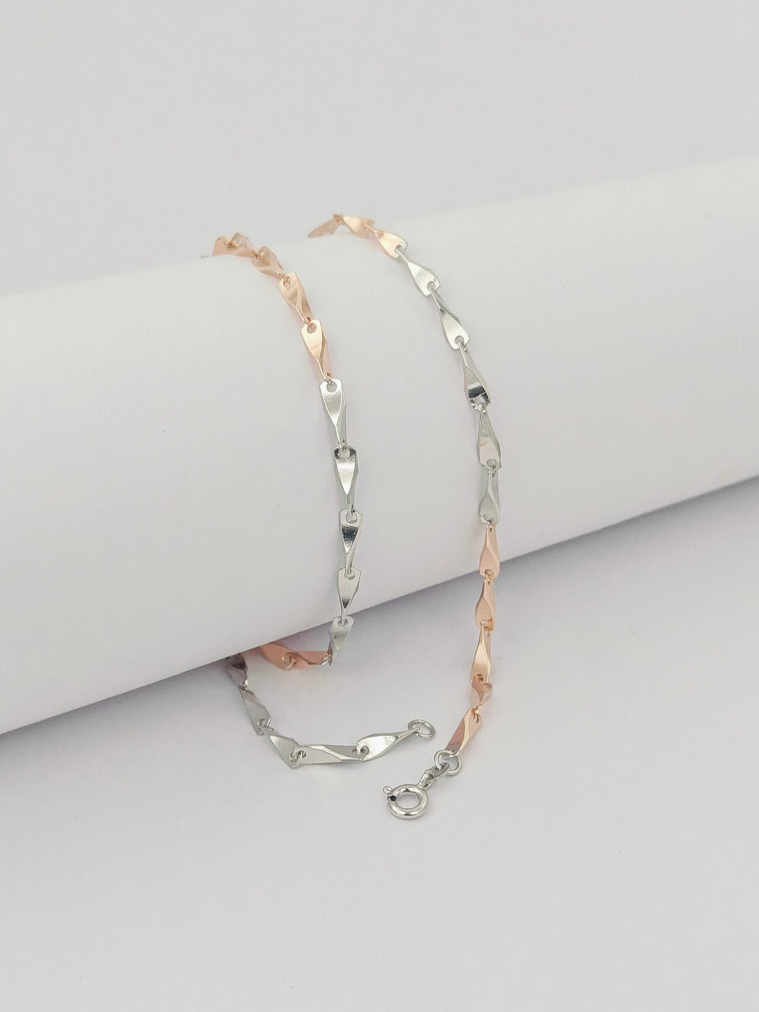 Curve Dual Ton Chain