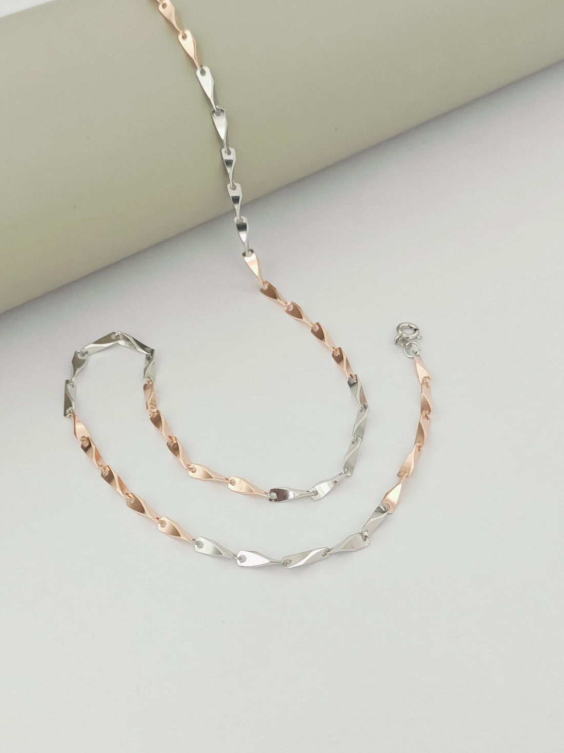 Curve Dual Ton Chain
