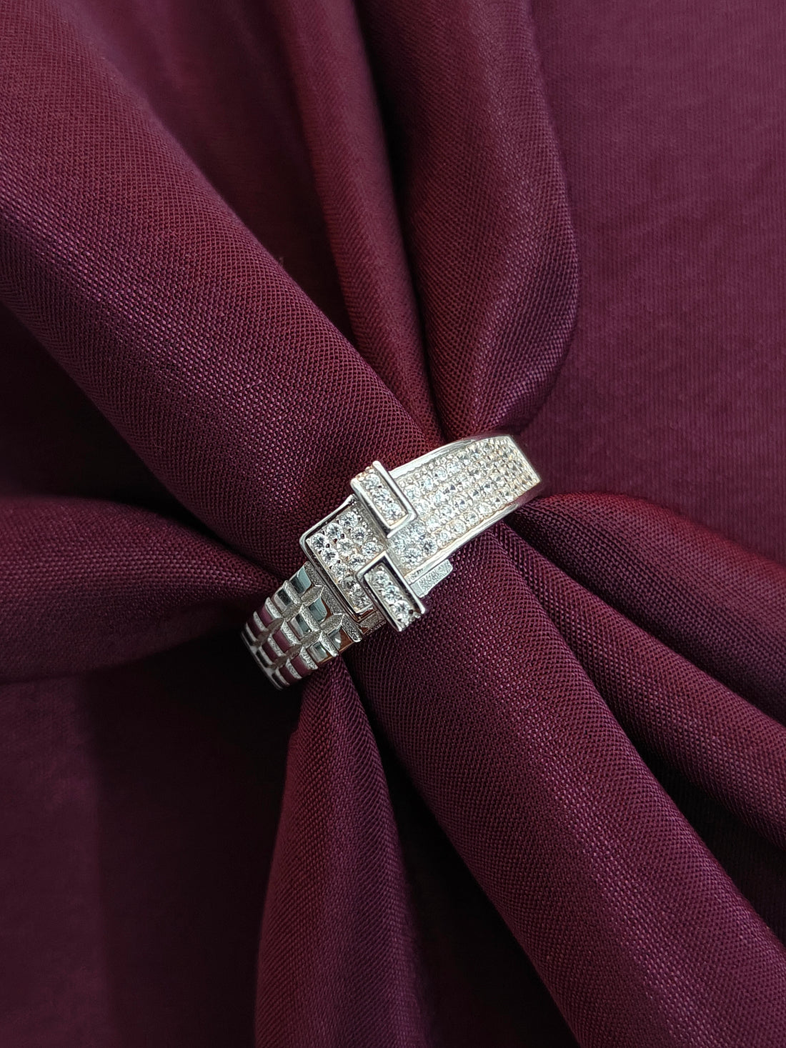 Sleek Silver Ring Men