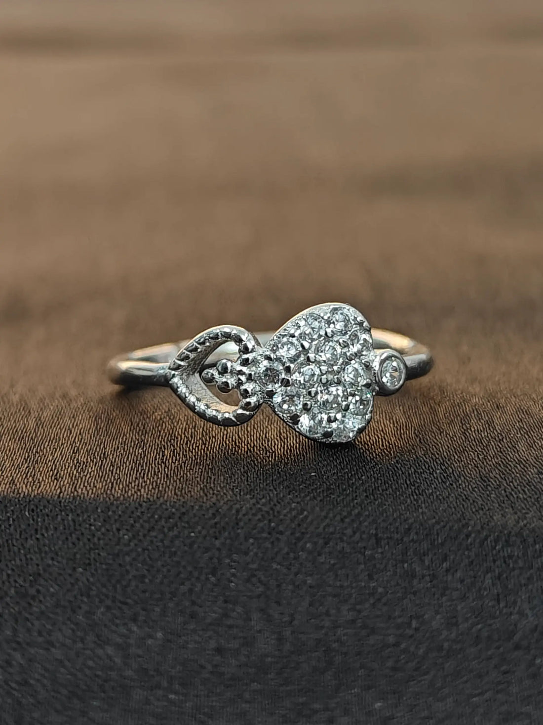Women’s Ring with Pearl Touch