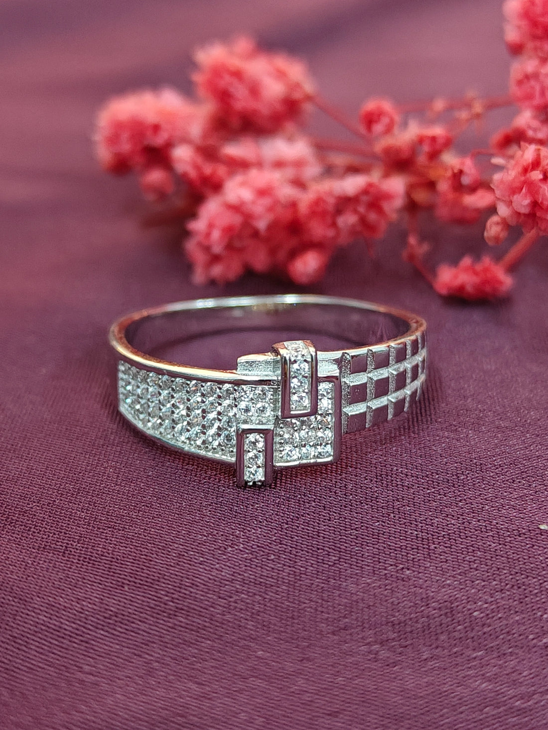 Sleek Silver Ring Men