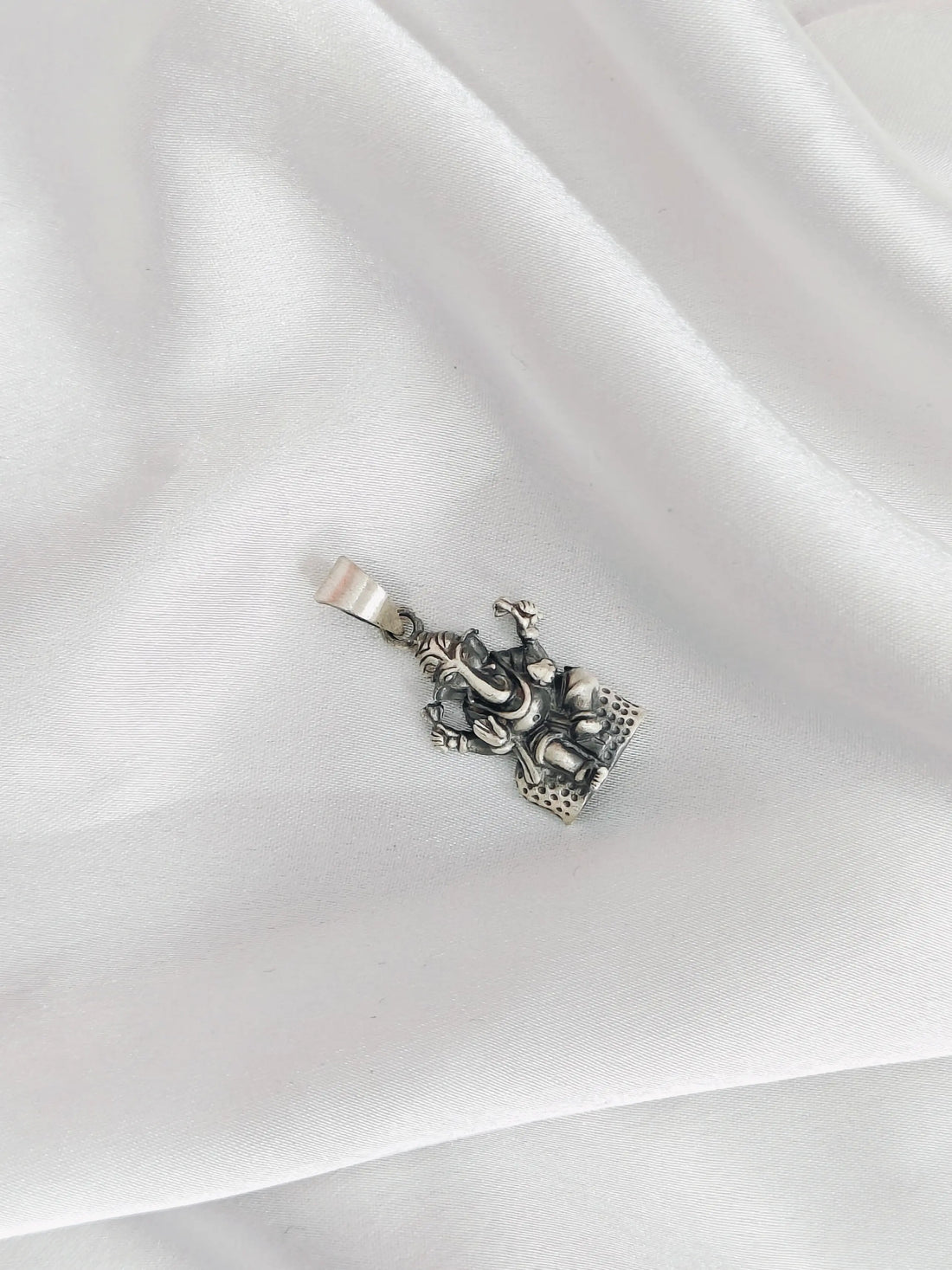 Lightweight Plain Silver Pendant for Men