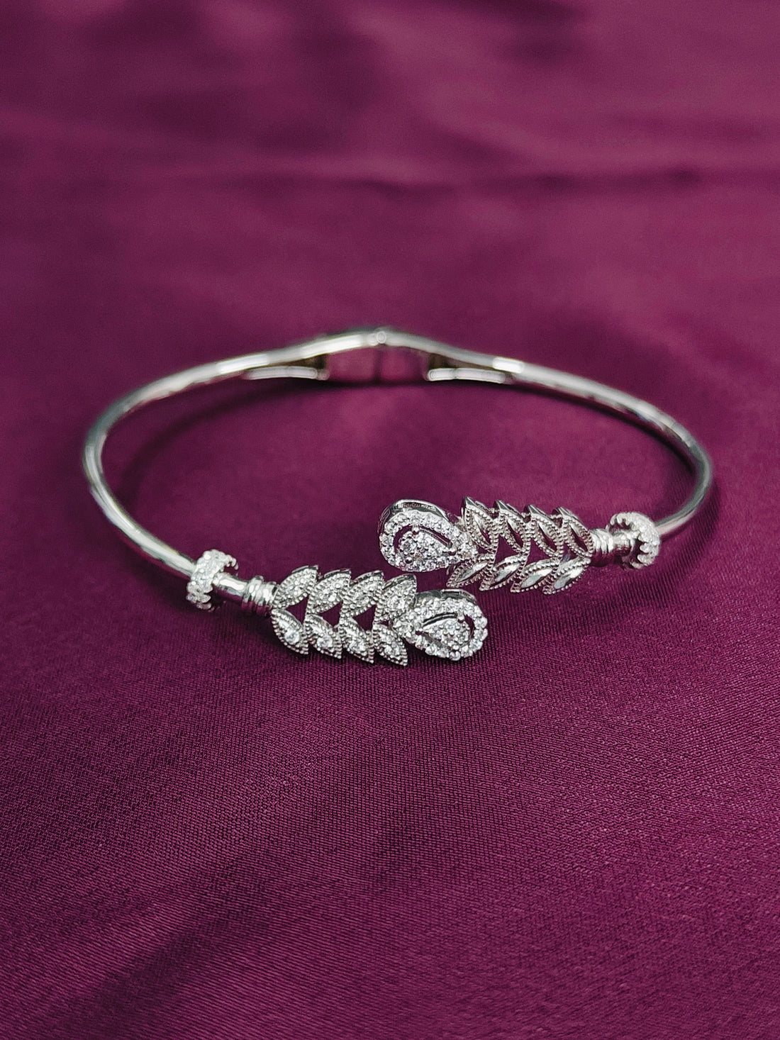 Antique Rajwadi Stone Bangles