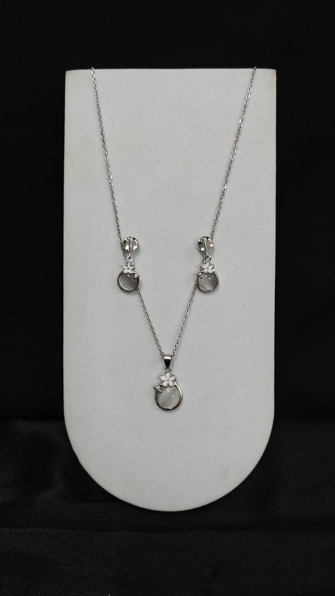 Premium Silver Chain Pendant & Earring Set – Gift for Her