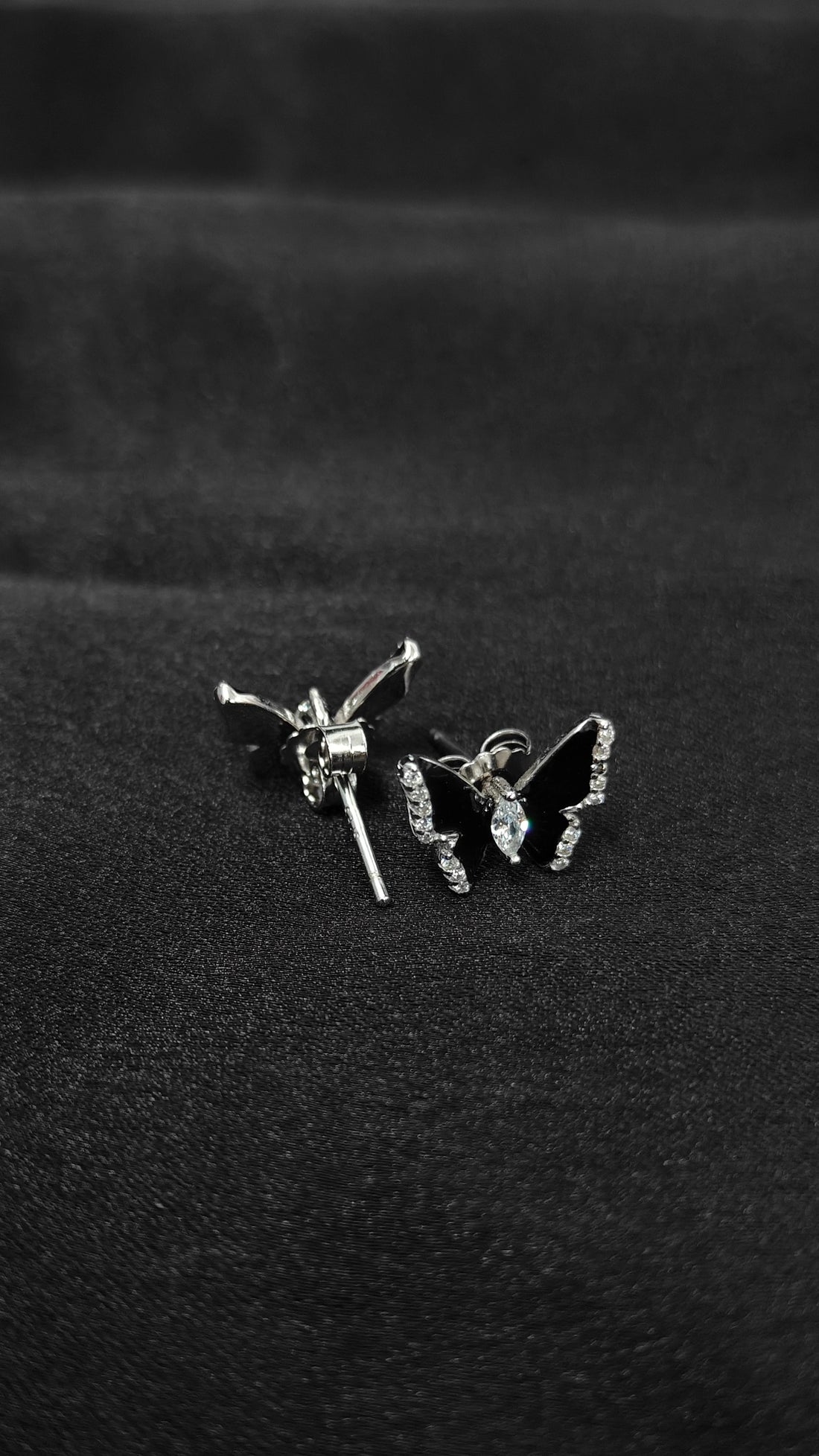 Stunning Crystal Pendant with Earrings Set