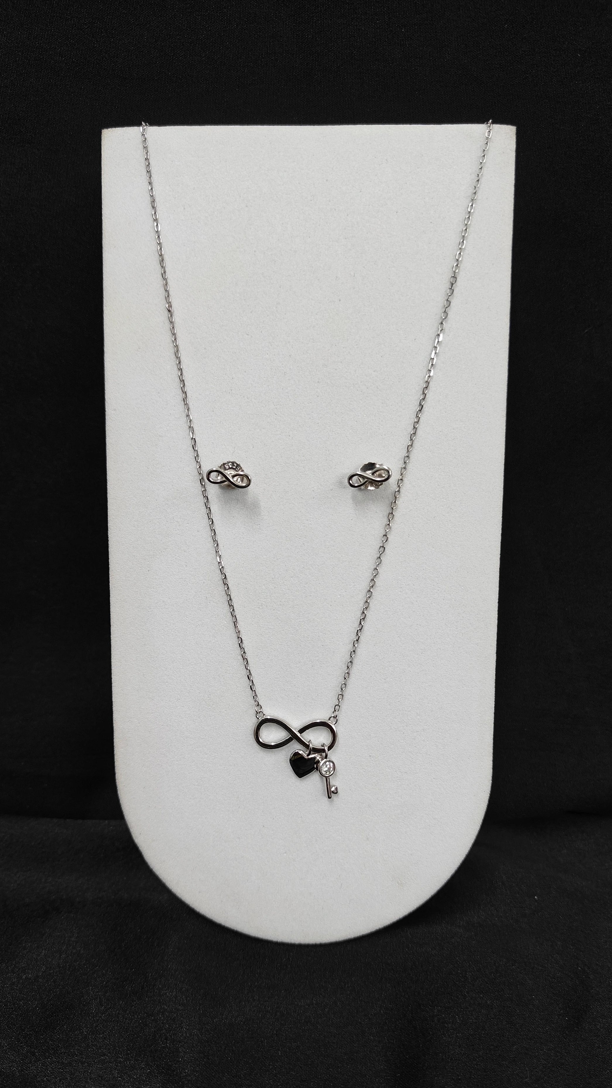 Beautiful Stone Pendant with Silver Earrings Set