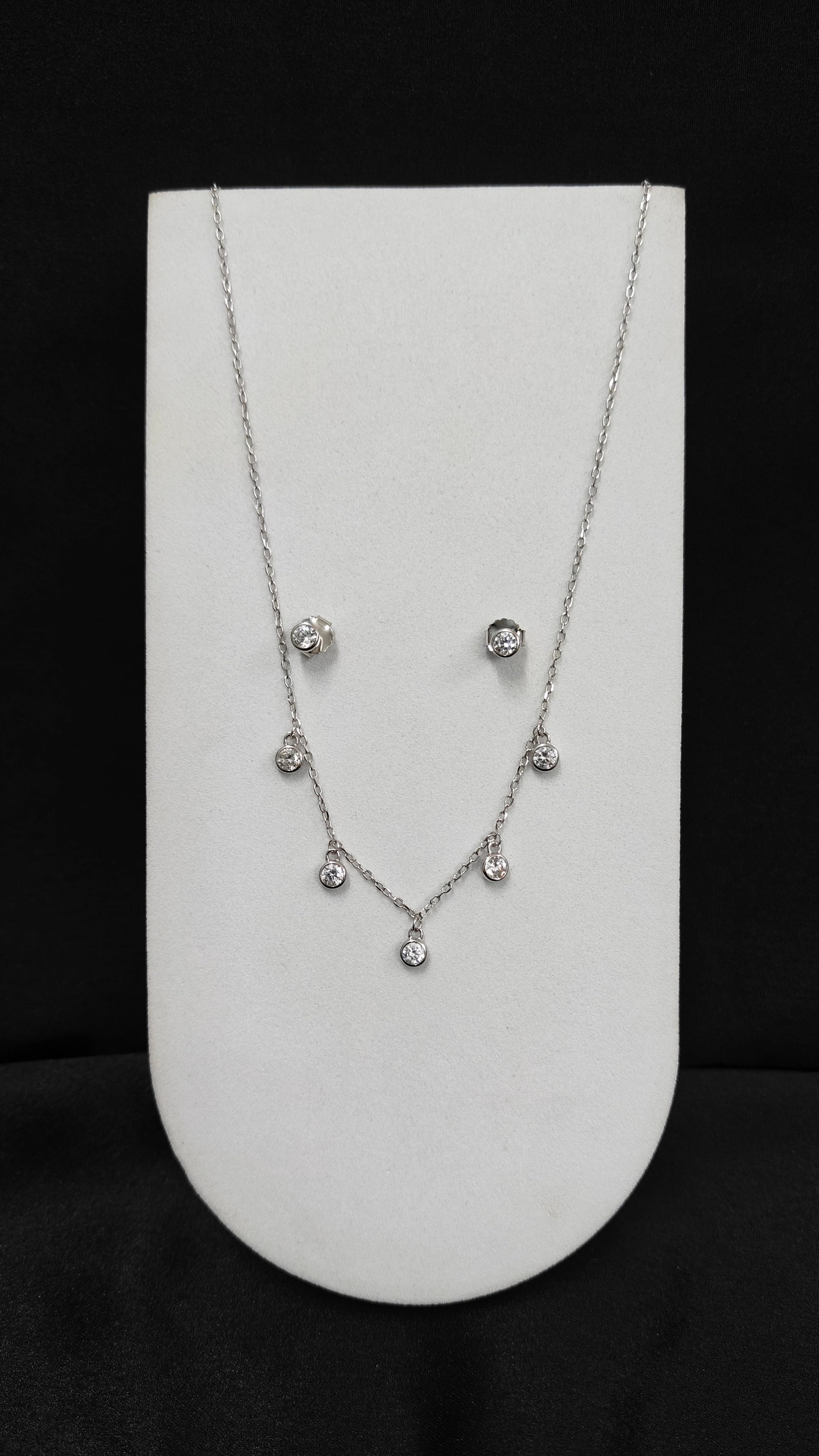 Fashionable Silver Chain Pendant with Crystal Earrings Set
