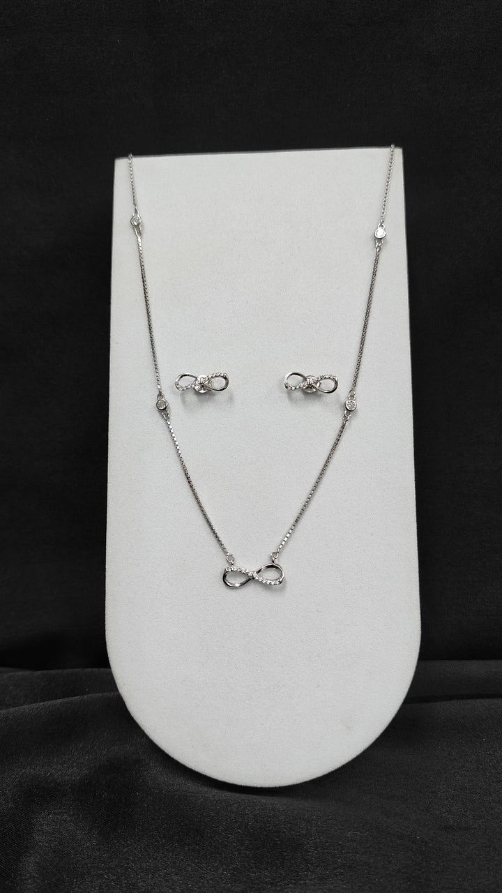 Gorgeous Stone Pendant Necklace and Earrings Set