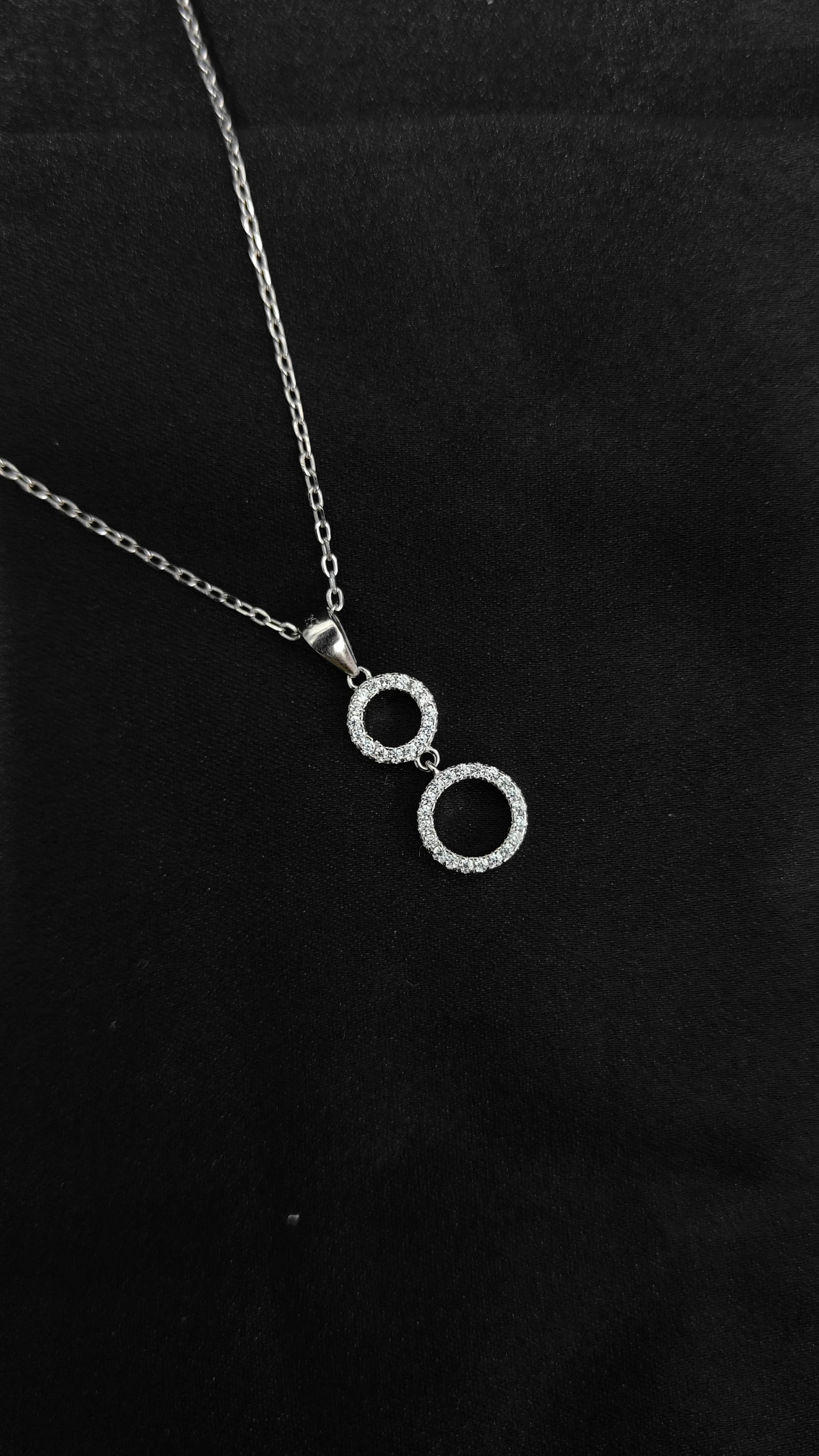 Glamorous Pendant Chain and Earrings Set